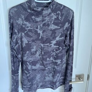 lululemon athletica 1/2 Zip Outrun the Elements SZ 8